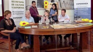 El festival de folklore y la feria se fusionan. Gentileza: prensa Municipalidad de Esperanza.