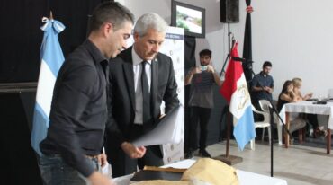 El secretario Bertoni presidió la apertura de sobres con las ofertas. Gentileza: prensa Gobierno de Santa Fe.