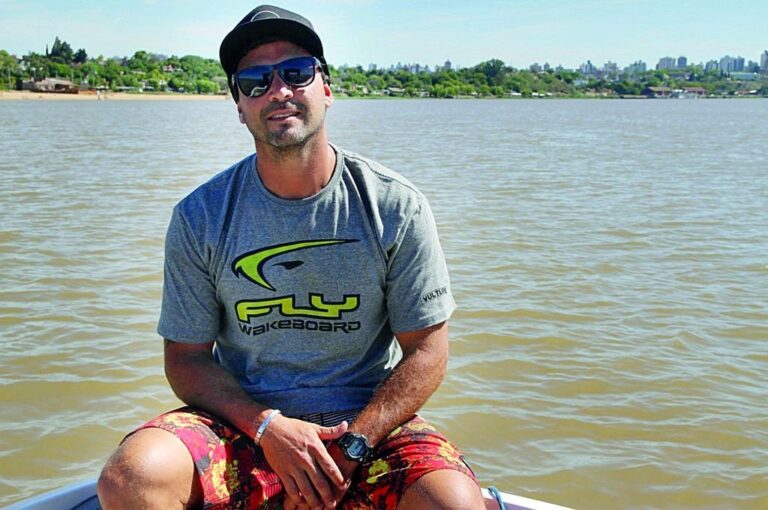 'No hay una universidad que te enseñe a ser entrenador de wakeboard y si existiera