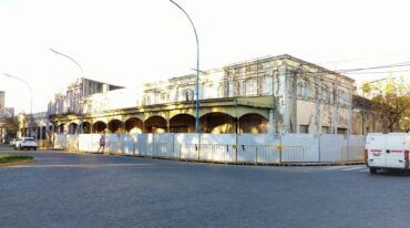 Ex Almacenes Ripamonti. Desde su apertura en 1888 -hasta su cierre definitivo en 1973- se convirtió en el mayor proveedor de toda la región y transformó a Rafaela en un polo comercial del oeste santafesino. Hoy buscan devolverse su esplendor. Mirador Provincial.