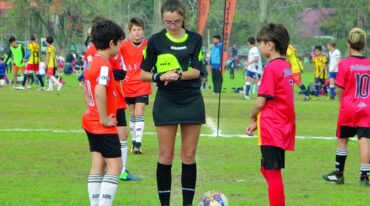Florencia en acción. Una de sus participaciones en un partido oficial.  Marcelo Miño