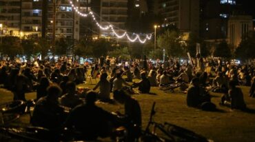 El Picnic Nocturno busca ocupar los espacios públicos en horarios en donde el flujo de gente es menor. Gentileza: prensa Municipalidad de Rosario.