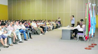 Los 500 remiseros y taxistas que asistieron al curso