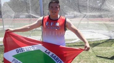 Julio Nóbile. En el último torneo exhibió la misma bandera que lleva con orgullo desde 2014... cuando todo eran sueños. Gentileza: prensa CADA.