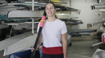 Dorottya Ruzsits en el salón de botes del Paraná Rowing