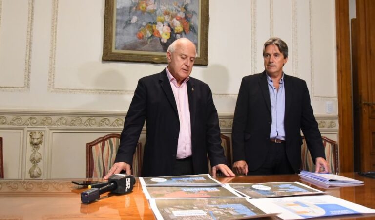 Lifschitz y Garibay explicaron los detalles de la obra. Gentileza: prensa Gobierno de Santa Fe.