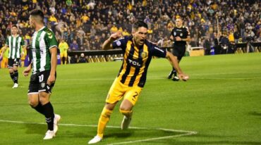 El defensor Matías Caruzzo se queda en Rosario Central. Archivo.