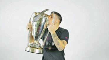 El volante nacido en Paraná besa la Copa ganada el fin de semana en la MLS con Atlanta United