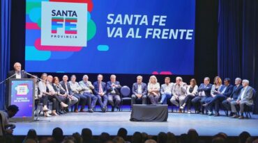 El gobernador hizo un balance de su gestión acompañado por todos sus ministros. Gentileza: prensa Gobierno de Santa Fe.