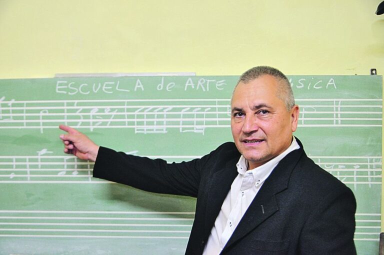 En la Escuela de Arte en Música se pretende incorporar otros instrumentos musicales para la enseñanza