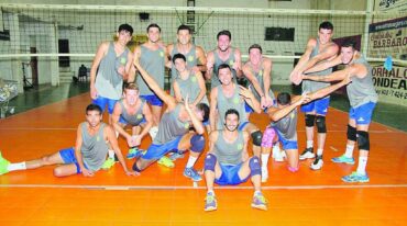 Los jugadores de Paracao posaron para MIRADOR ENTRE RÍOS durante un alto del entrenamiento