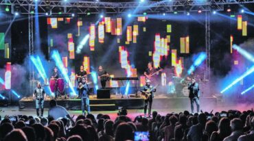 Los Nocheros regresaron al festival tras siete años e hicieron cantar a una multitud. Prensa Festival Nacional de Jineteada
