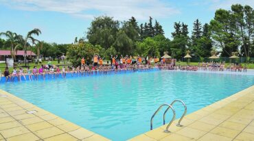 Más de 100 chicos de Seguí concurren a la Colonia de Vacaciones en las nuevas instalaciones del polideportivo.