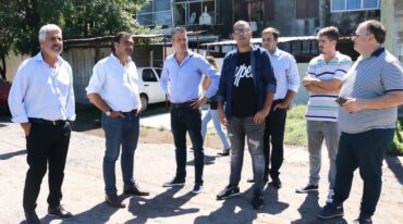 El secretario Leone recorrió la zona con el intendente Berti. Gentileza: prensa Gobierno de Santa Fe.