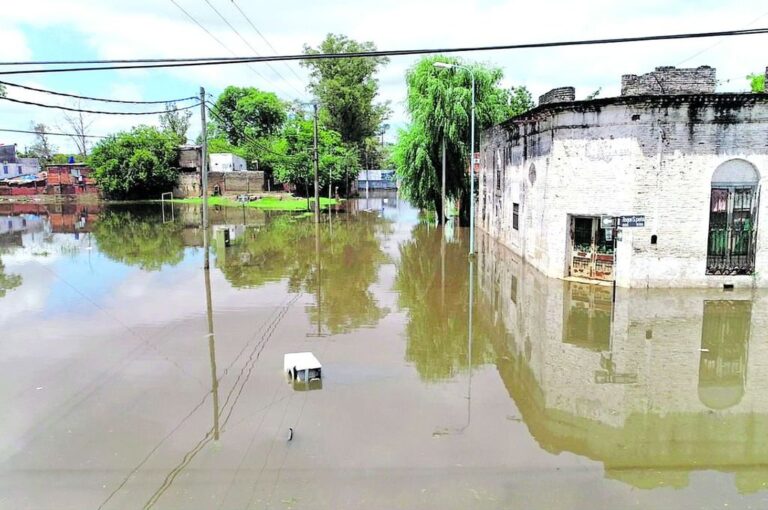 En la esquina de calle Roque Sáenz Peña y Lamadrid