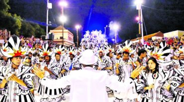 El carnaval es la punta de lanza de una amplia galería de eventos y fiestas populares en vacaciones.