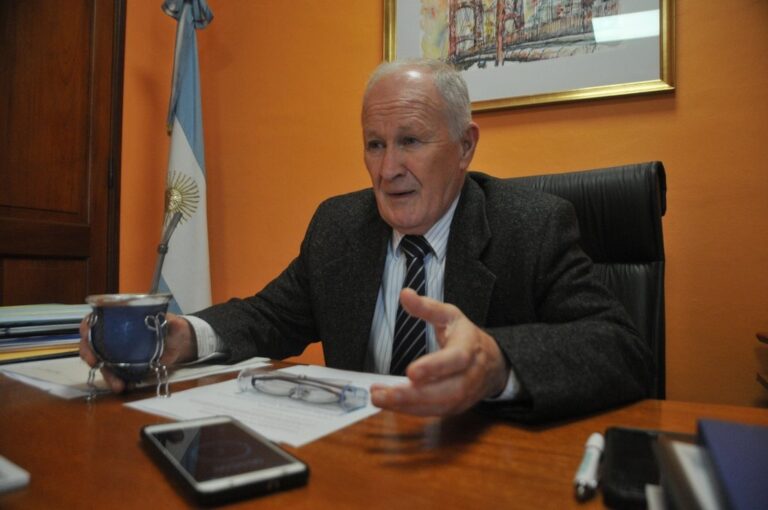 Solicitud.  Raúl Lamberto requirió informes a distintos actores del sector eléctrico. Brindó precisiones a los santafesinos sobre los componentes tarifarios. Guillermos Di Salvatore