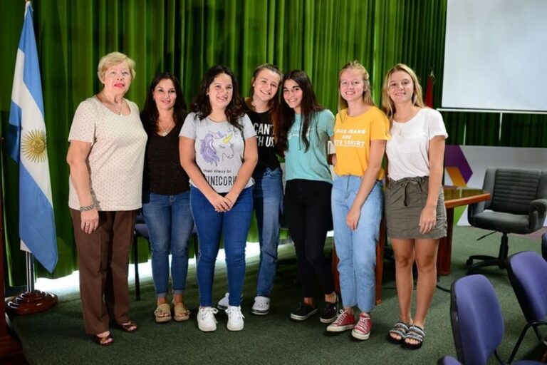 Las cinco chicas elegidas pasaron por un proceso de selección. Gentileza: prensa Municipalidad de Rafaela.