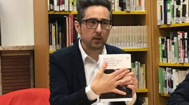 El escritor rosarino fue reconocido en el exterior. Facebook.