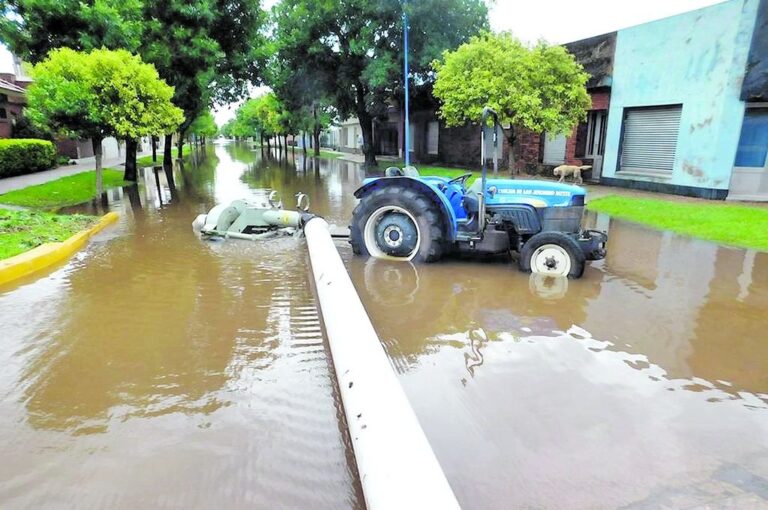 En San Jerónimo Norte las lluvias superaron los 100 milímetros y dejaron calles anegadas. Gentileza: prensa Comuna de San Jerónimo Norte.