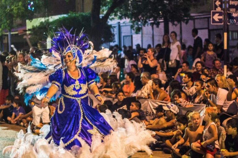 Durante enero y febrero los carnavales santafesinos llegan a diferentes localidades de la provincia. Gentileza: prensa Gobierno de Santa Fe.