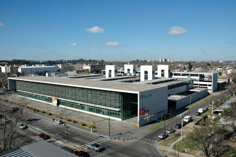 Salud pública. Durante el tiempo de obra el hospital derivará los turnos para resonancias (tanto de pacientes ambulatorios como los internados) a los hospitales Centenario y Eva Perón de Granadero Baigorria. Gentileza: prensa Municipalidad de Rosario.