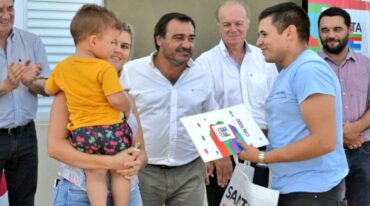 'El hábitat y la vivienda son dos de los ejes centrales de la gestión gracias a la decisión política del gobernador Lifschitz'