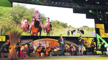 Jornalero de Jorge Méndez formó parte del cancionero y fue interpretada por Mario Suárez y Damián Lemes. Gobierno de Entre Ríos