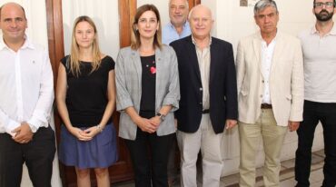 Los cinco científicos se reunieron con Hynes y con Lifschitz. Gentileza: prensa Gobierno de Santa Fe.