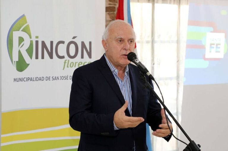 El gobernador habló en Rincón sobre los excesos hídricos. Gentileza: prensa Gobierno de Santa Fe.