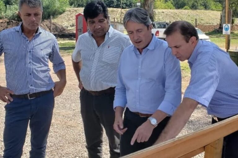 La cisterna tendrá una capacidad de 5.000.000 litros de agua. Gentileza: prensa Gobierno de Santa Fe.
