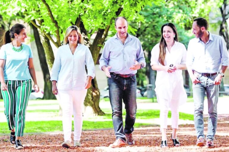 El precandidato recibió el apoyo explícito de las autoridades de la Coalición Cívica. Prensa Corral