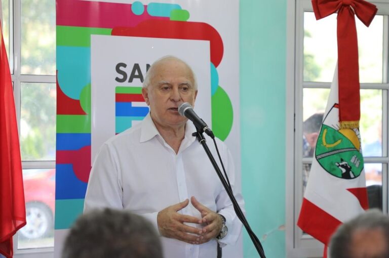 Miguel Lifschitz estuvo en el salón comunal de Aurelia. Gentileza: prensa Gobierno de Santa Fe.