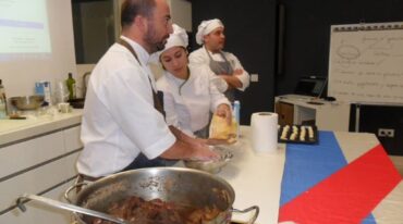 Quique Sobral lleva la gastronomía mesopotámica a recorrer Europa.