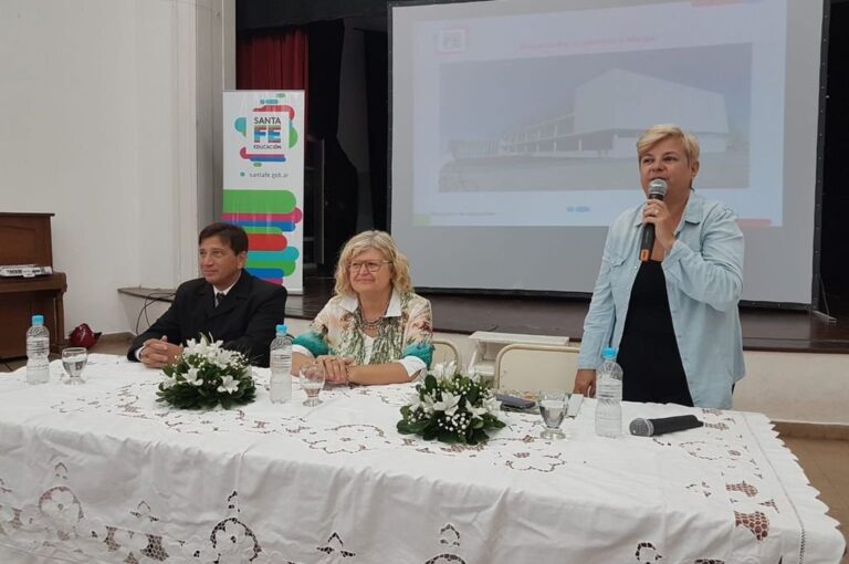 El edificio permitirá albergar a los cerca de 1.200 estudiantes que se trasladan desde 39 localidades de la región a las 13 carreras que se dictan con formación docente y técnica. Gentileza: prensa Municipalidad de Cañada de Gómez.