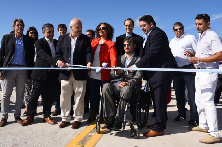 Miguel Lifschitz estuvo en el corte de cintas sobre el puente. Gentileza: prensa Gobierno de Santa Fe.