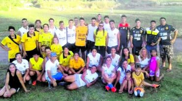 Foto grupal post entrenamiento
