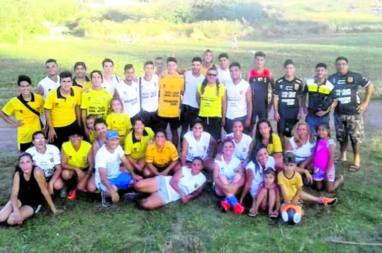 Foto grupal post entrenamiento