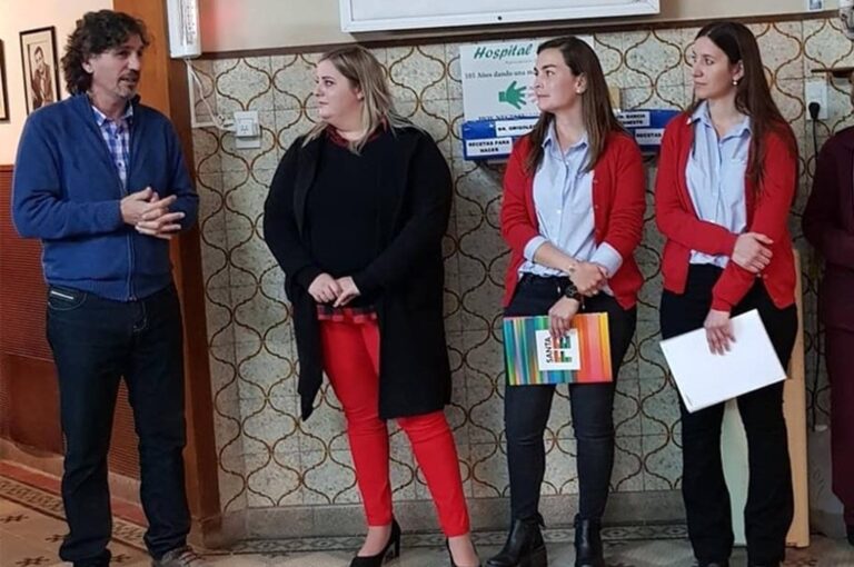 Jimena Depiante con el equipo del Samco. Gentileza