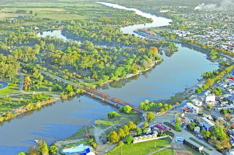 El río Gualeguaychú tiene aproximadamente 120 kilómetros de extensión y se alimenta de varios arroyos. Gentileza Municipalidad de Gualeguaychú