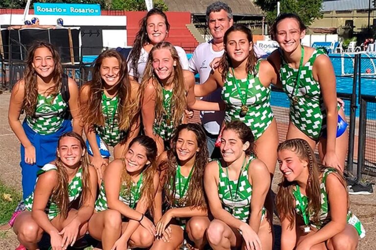 Los chicas de Sportsmen fueron las campeonas. Gentileza: @waterpoloargen1.