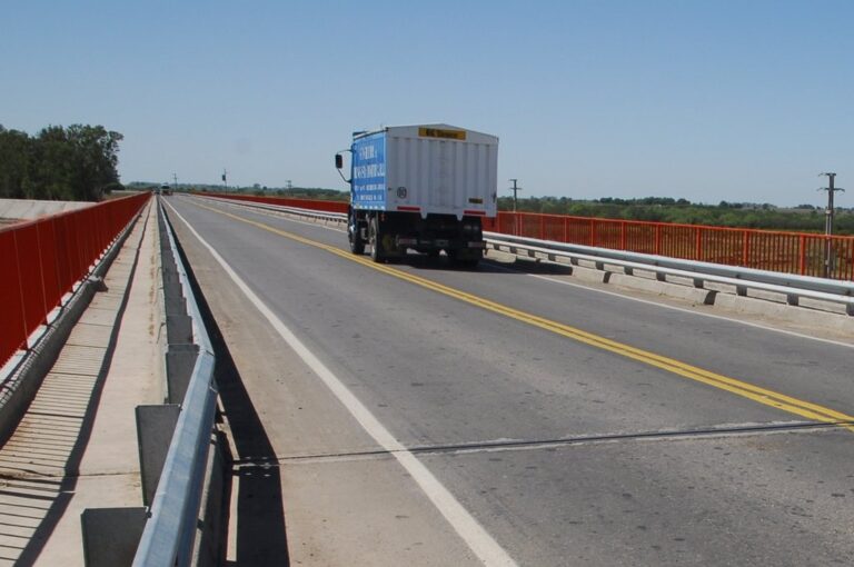 A lo largo de los últimos meses personal de la Agencia Provincial de Seguridad Vial estuvo apostado en el lugar para controlar que los transportes de carga no pasen por dicha zona. Archivo