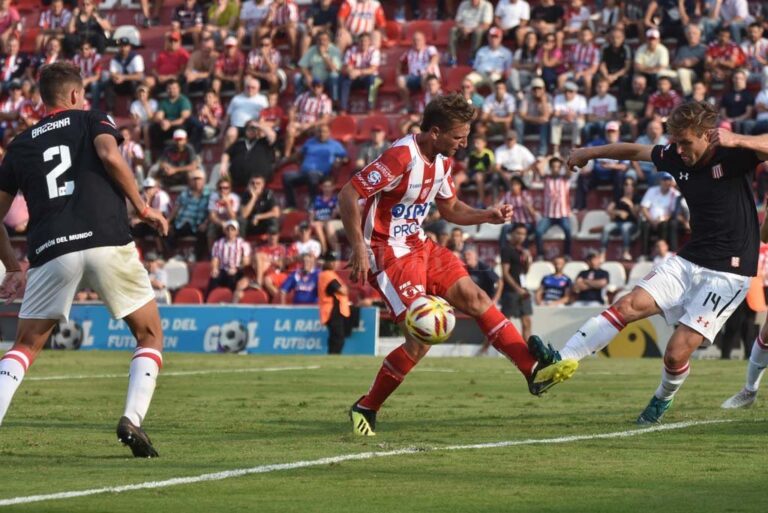 El empate fue suficiente para Unión a la hora de mantenerse en el top 9. Luis Cetraro.