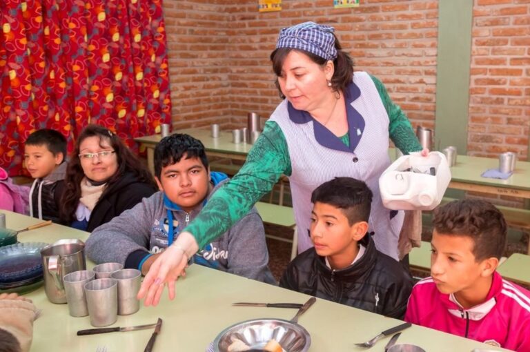 En las escuelas de la Provincia se sirven un total de 166.692 raciones de comedor escolar (almuerzos)