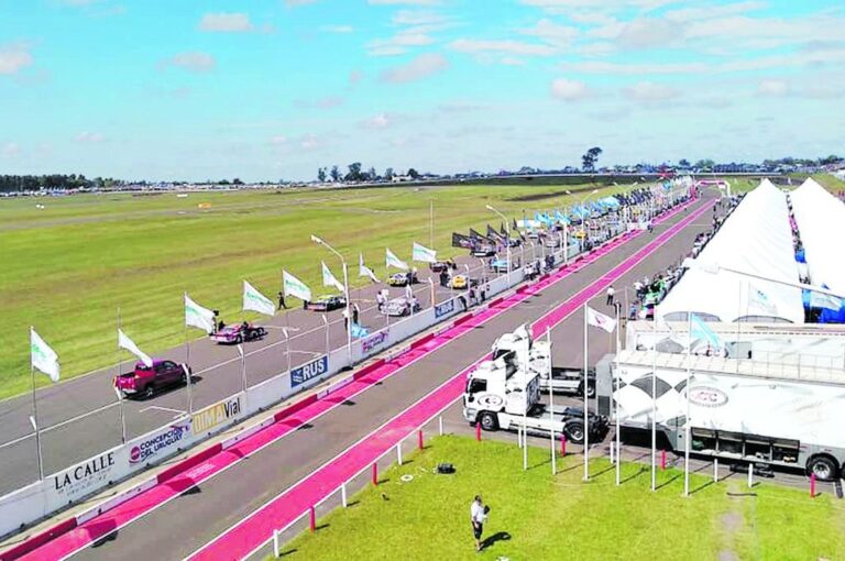 En Concepción del Uruguay el TC tuvo récord de público y de pilotos inscriptos en lo que va del año.