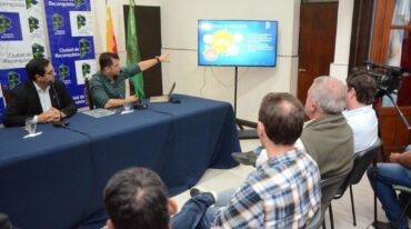 Acción. Vallejos señaló que 'dentro de la función pública una de las obligaciones es rendir cuenta de las acciones de gobierno y las políticas públicas que se implementan'. Mirador Provincial.