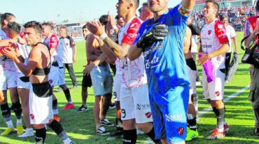 El arquero Sebastián Bértoli. Más allá de algunas fallas importantes en algunos juegos se retiró como un grande