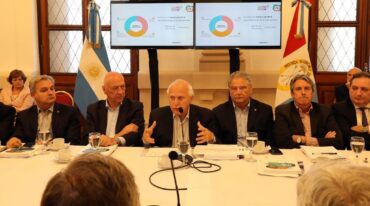 Lifschitz encabezó la reunión a la que asistieron sus ministros y el presidente de la Cámara de Diputados