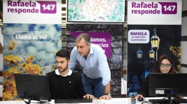 El intendente Castellano aseguró que el 147 'es una forma para canalizar todos los reclamos de los vecinos y brindar una respuesta más eficiente'. Gentileza: prensa Municipalidad de Rafaela.