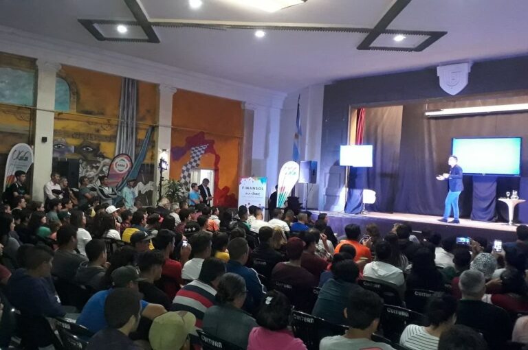 El ex campeón mundial de boxeo Sergio Martínez relató desde los inicios su historia de vida. Gentileza: prensa Gobierno de Santa Fe.